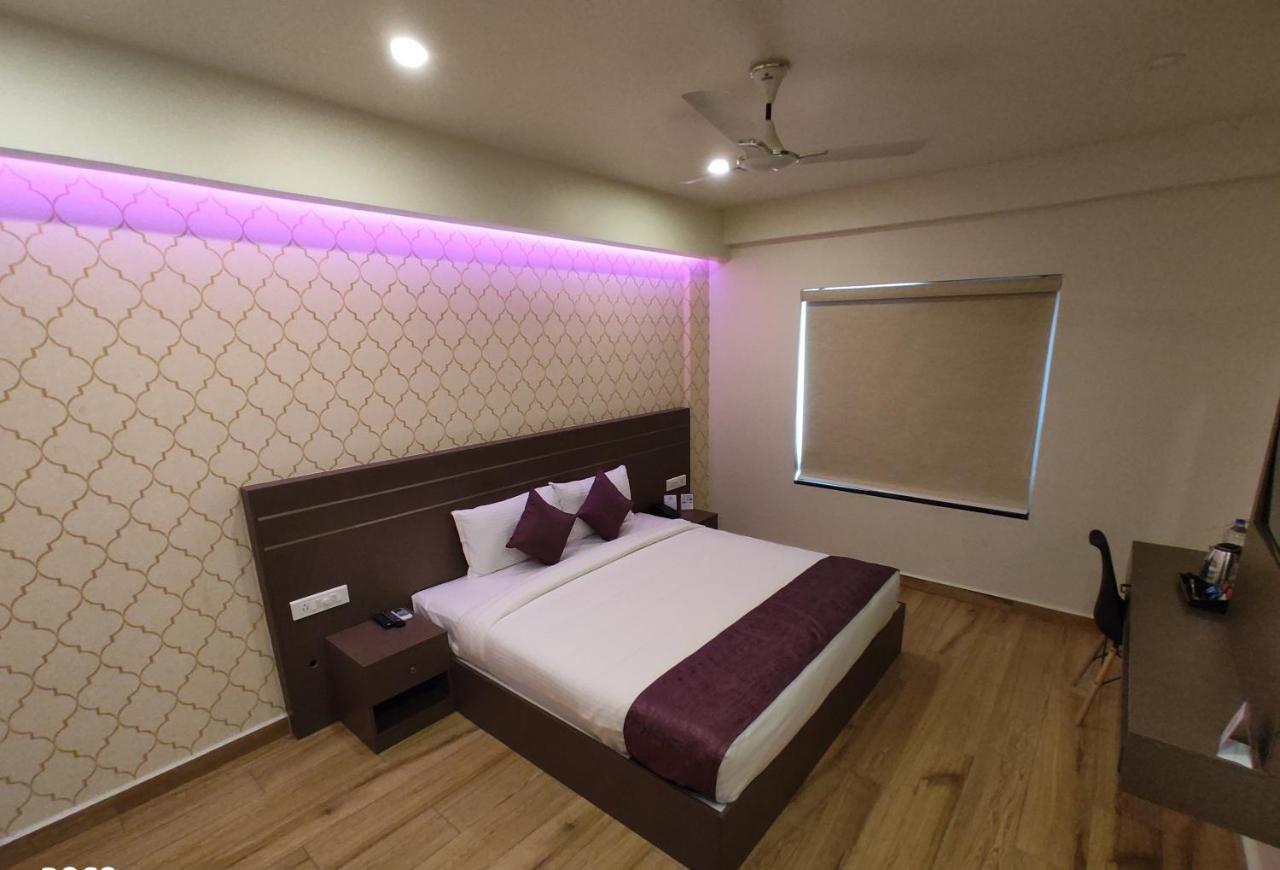 Lavender Infopark Kochi Hotel Kültér fotó